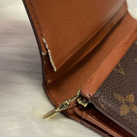 Louis Vuitton Porte-Monnaie Billets Tresor Monogram - Picture 8 of 10